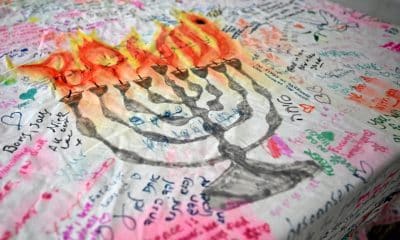 Parte de los tributos colocados en Australia en recuerdo de las víctimas del atentado en la playa de Bondi, en Sídney.
EFE/EPA/DEAN LEWINS NO ARCHIVING AUSTRALIA AND NEW ZEALAND OUT