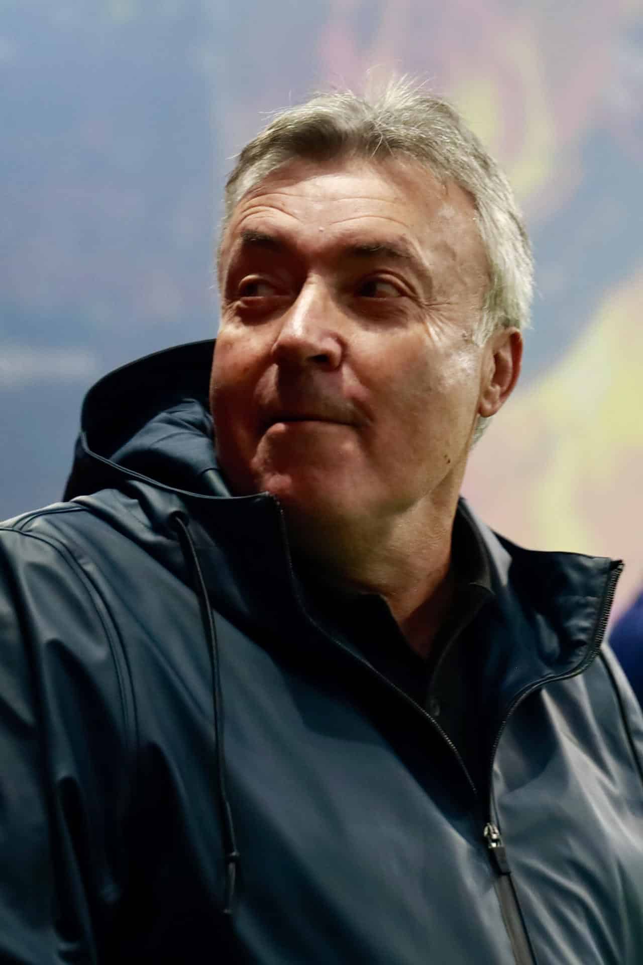 El entrenador del Monterrey, Domenec Torrent, reacciona este sábado en un partido por las semifinales del torneo Apertura 2025 de la Liga MX contra el Toluca en el estadio Nemesio Diez. EFE/Felipe Gutiérrez