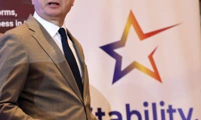 Foto de archivo del primer ministro en funciones de Kosovo, Albin Kurti, tras la reunión de líderes de la UE y los Balcanes Occidentales en Skopje, República de Macedonia del Norte, 1 de julio de 2025. Su partido, Vetëvendosje ('Autodeterminación'), es el favorito en las elecciones anticipadas de este domingo. EFE/EPA/GEORGI LICOVSKI