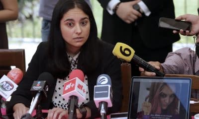 Helena Monzón, hermana de la activista asesinada Cecilia Monzón, habla durante una rueda de prensa en Puebla (México). Imagen de archivo. EFE/Hilda Ríos