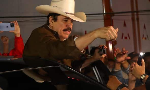 Fotografía del 17 de diciembre de 2025 del expresidente de Honduras Manuel Zelaya, en Tegucigalpa (Honduras). EFE/ Gustavo Amador