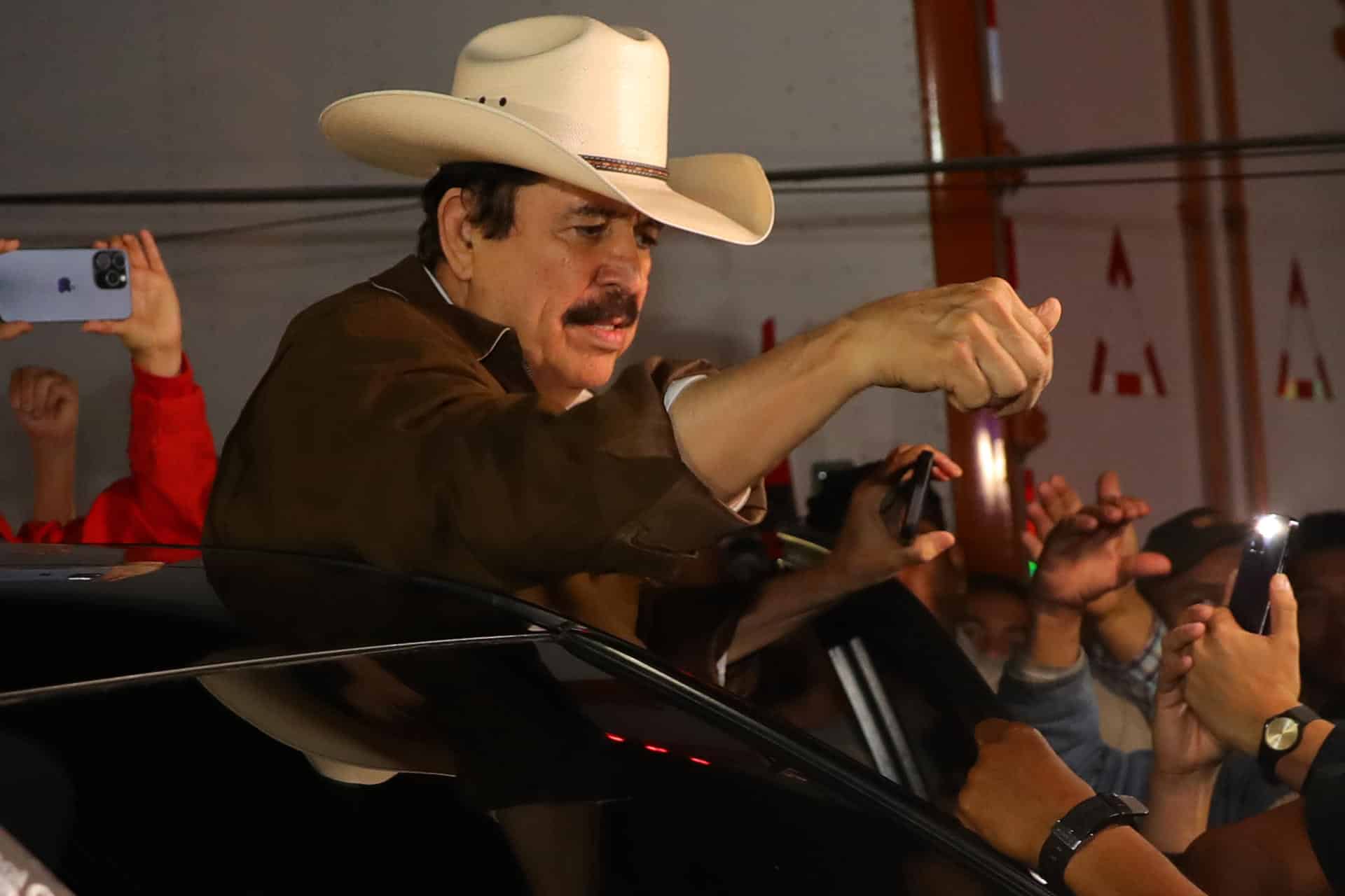 Fotografía del 17 de diciembre de 2025 del expresidente de Honduras Manuel Zelaya, en Tegucigalpa (Honduras). EFE/ Gustavo Amador