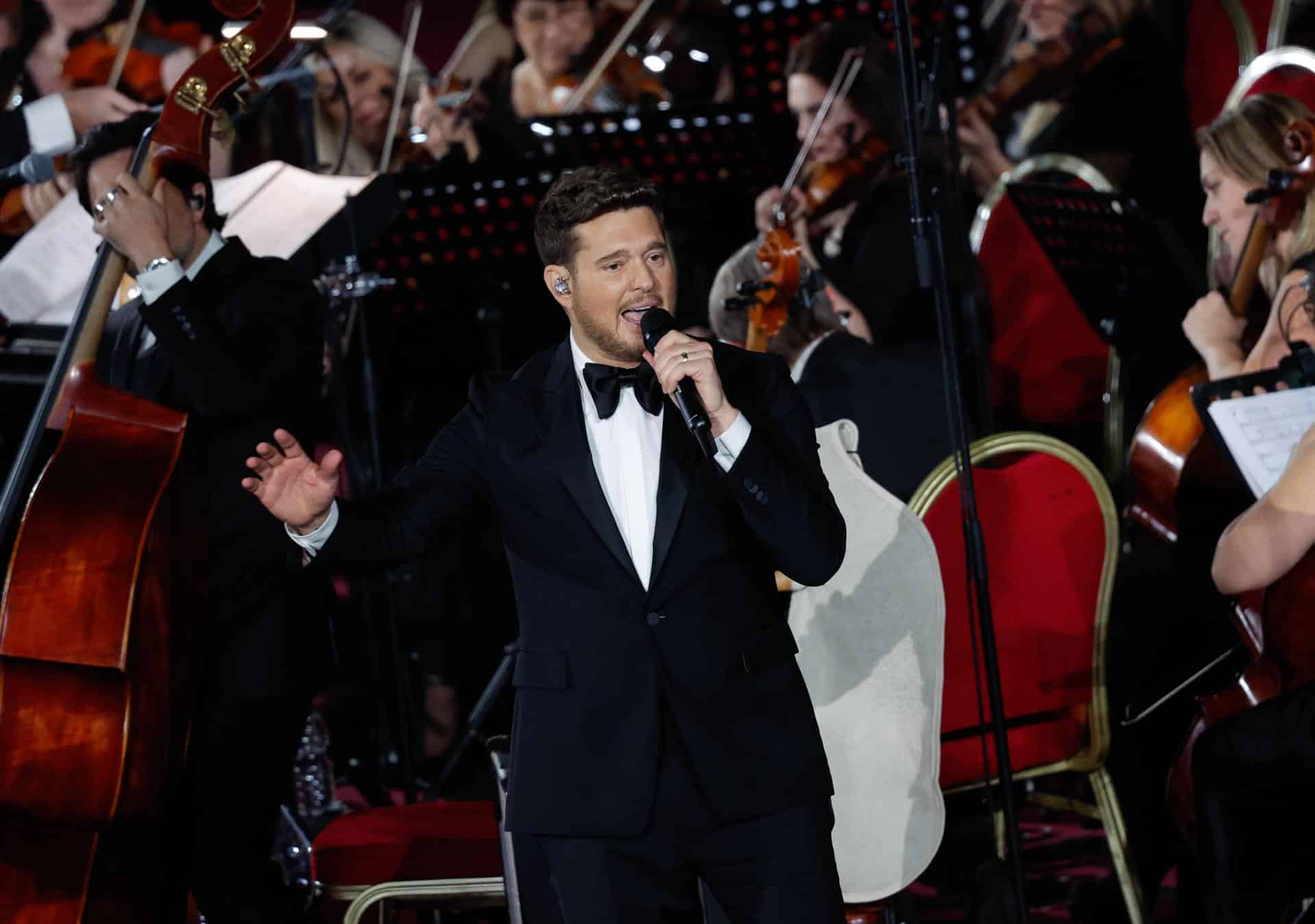 Ciudad del Vaticano 06/12/2025.- El cantante canadiense Michael Bublé durante su actuación en la sexta edición del "Concierto con los pobres", celabrado hoy en el Vaticano en presencia del papa León XIV. EFE/EPA/GIUSEPPE LAMI