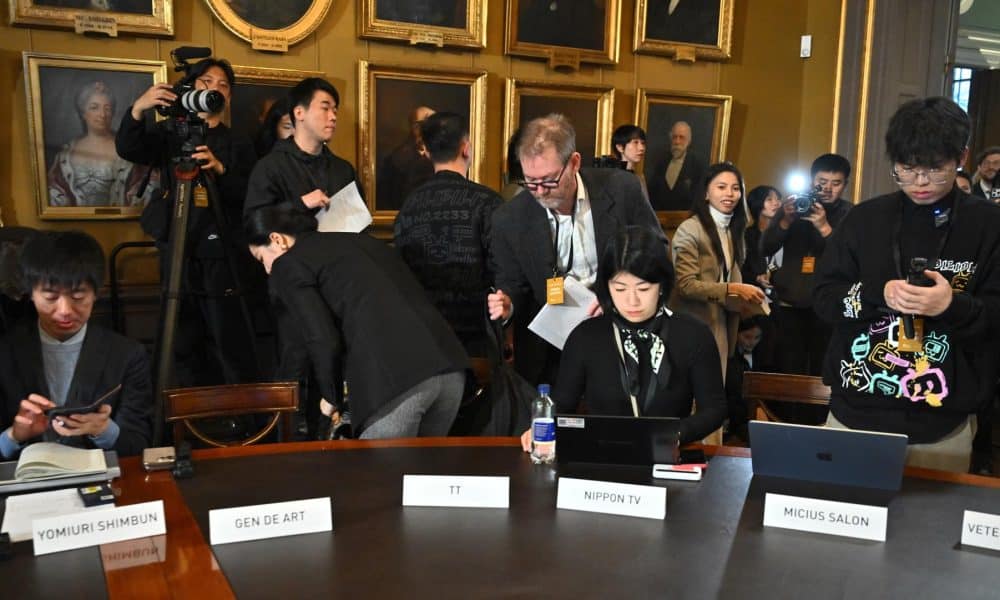 Periodistas internacionales trabajan durante una conferencia de prensa con los ganadores del Premio Nobel de Física, Química y Ciencias Económicas del 2025 en la Real Academia Sueca de Ciencias en Estocolmo, Suecia, 7 de diciembre de 2025. Las ceremonias del Premio Nobel de 2025 están programadas para llevarse a cabo el 10 de diciembre de 2025, tanto en Estocolmo como en Oslo, como el evento central de la Semana Nobel 2025 que se extiende del 6 al 12 de diciembre. (Suecia, Estocolmo) 
EFE/EPA/CLAUDIO BRESCIANI SWEDEN OUT
 
//////////
 
STOCKHOLM (Sweden), 07/12/2025.- International journalists work during a press conference with 2025 Nobel laureates in Physics, Chemistry and Economic Sciences at the Royal Swedish Academy of Sciences in Stockholm, Sweden, 07 December 2025. The Nobel Prize ceremonies for 2025 are scheduled to take place on 10 December 2025, in both Stockholm and Oslo, as the central event of the Nobel Week 2025 running from 6 to 12 December. (Suecia, Estocolmo) EFE/EPA/CLAUDIO BRESCIANI SWEDEN OUT