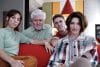 Imagen del rodaje de 'Amarga Navidad'. En su nueva película, Pedro Almodóvar cuenta la historia de una directora de publicidad interpretada por Bárbara Lennie que afronta la muerte de su madre mientras su vida se entrelaza con la del cineasta Raúl Durán (Leonardo Sbaraglia), sin que queden claros los límites entre ficción y realidad. EFE/ Iglesias Mas / El Deseo / SOLO USO EDITORIAL/SOLO DISPONIBLE PARA ILUSTRAR LA NOTICIA QUE ACOMPAÑA (CRÉDITO OBLIGATORIO)
