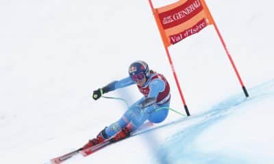 La esquiadora italiana Sofia Goggia durante la carrera de Super G femenina en la Copa del Mundo de Esquí Alpino FIS en Val d'Isere, Francia. EFE/EPA/Guillaume Horcajuelo