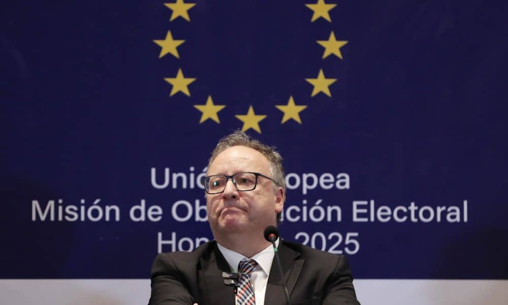 Fotografía del 2 de diciembre de 2025 del jefe de la Misión de Observación Electoral de la Unión Europea (MOE-UE), Francisco Assis, en Tegucigalpa (Honduras).EFE/ Gustavo Amador