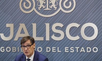 El presidente de la Generalitat de Cataluña, Salvador Illa Roca, habla en la firma de entendimiento entre Jalisco y Cataluña este lunes, en Guadalajara (México). EFE/Francisco Guasco