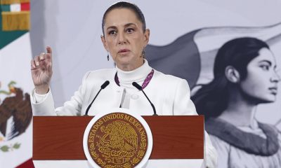 La presidenta de México Claudia Sheinbaum, habla durante una rueda de prensa este lunes en Palacio Nacional de la Ciudad de México (México). EFE/Sáshenka Gutiérrez