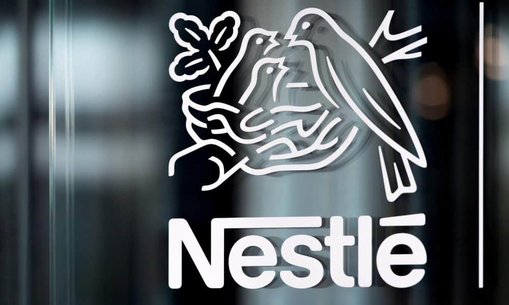 Logotipo de Nestlé en su sede en Vevey (Suiza). Imagen de archivo. EFE/ Laurent Gillieron