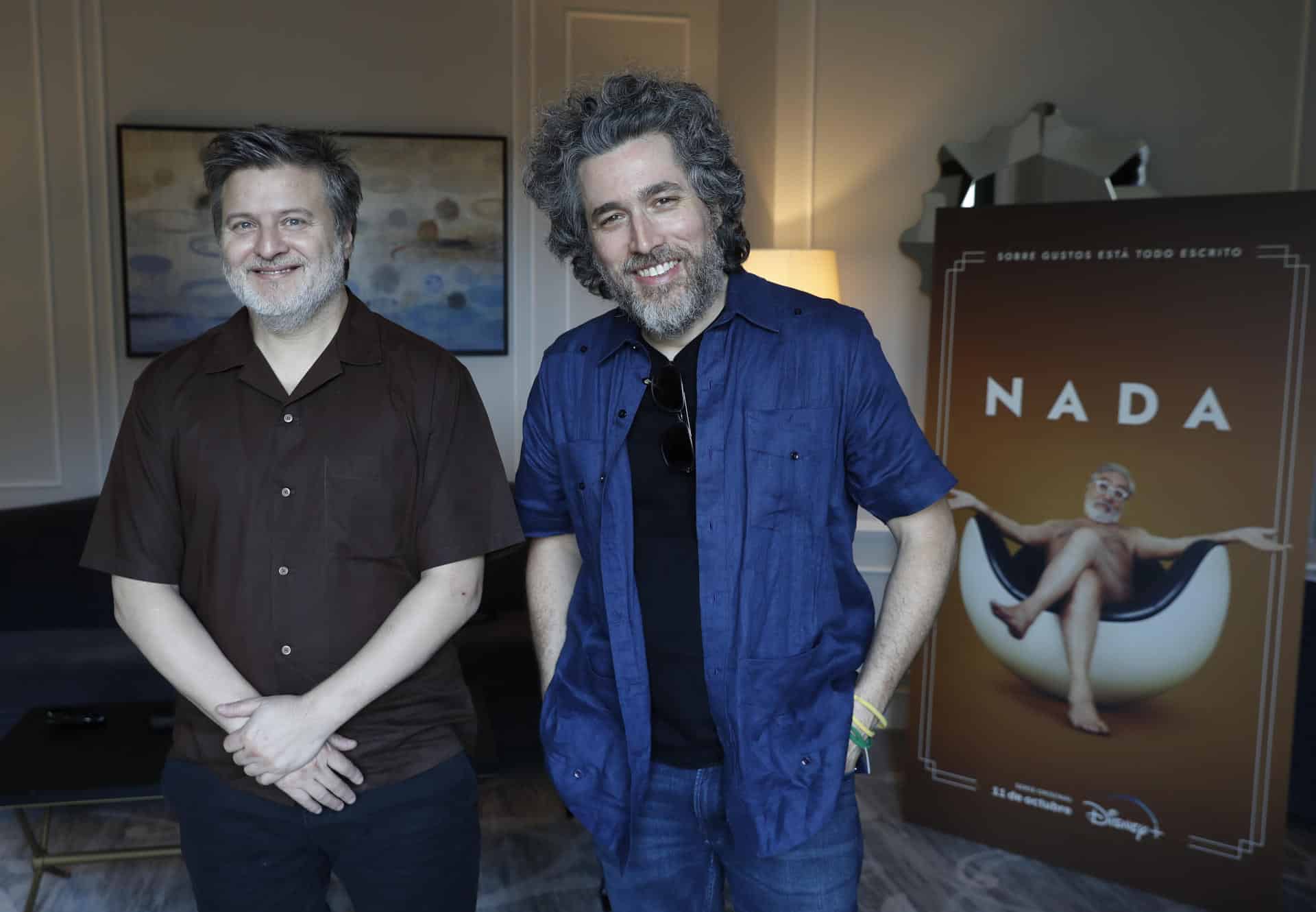 Los directores argentinos Mariano Cohn (d), y Gastón Duprat (i), durante una promoción en el 71 Festival Internacional de Cine de San Sebastián en una fotografía de archivo del 26 de septiembre del 2023. EFE/ Juan Herrero.