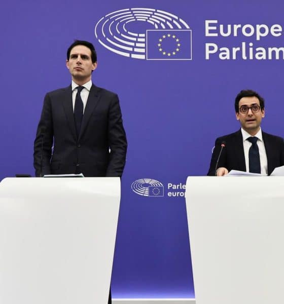 De izda a dcha, este martes: el comisario de Transportes, Apóstolos Tzitzikostas, el comisario europeo de acción climática, Wopke Hoekstra, el vicepresidente de la Comisión Europea responsable de Industria, Stéphane Séjourné y el comisario europeo de Comercio, Valdis Dombrovskis, en Estrasburgo, Francia. EFE/EPA/RONALD WITTEK