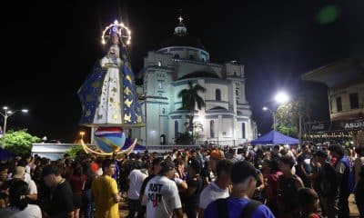 Fotografía del 7 de diciembre que muestra a un grupo de feligreses durante una vigilia en honor a la Virgen de Caacupé, en Caacupé (Paraguay). EFE/ Juan Pablo Pino