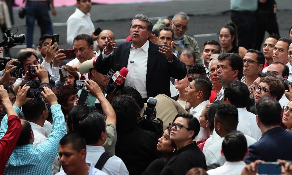 Según anunció el coordinador del oficialista Movimiento de Regeneración Nacional (Morena) en la Cámara baja, Ricardo Monreal, la Comisión de Economía tiene previsto votar esta reforma a lo largo del "martes o miércoles" de esta semana. Imagen de archivo. EFE/Mario Guzmán