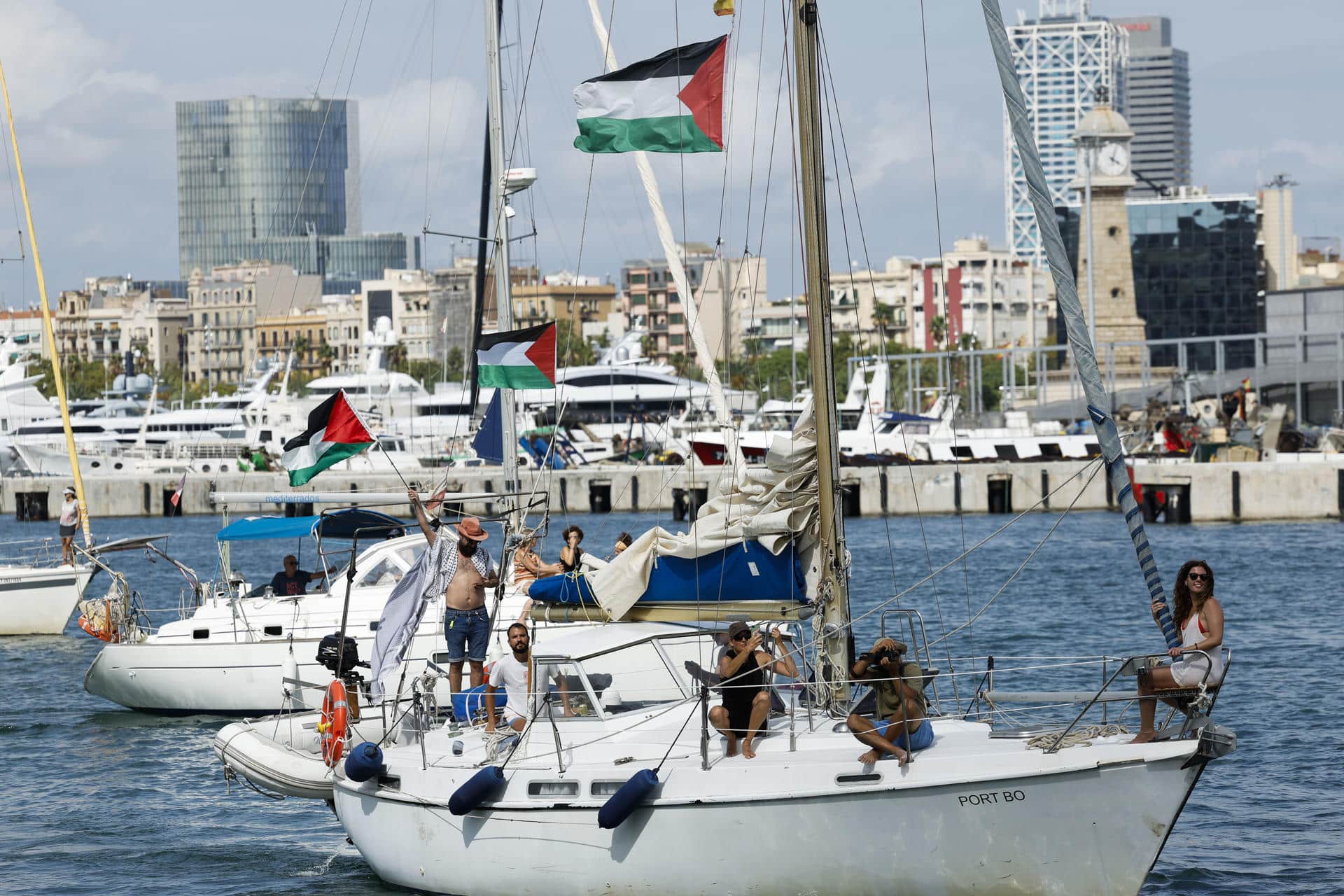 Vista de uno de los barcos que formaban parte de la flotilla en el puerto de Barcelona hace unos meses. EFE/ Toni Albir