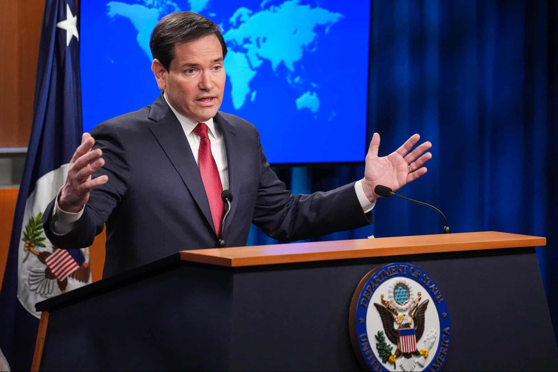 Fotografía cedida por el Departamento de Estado de Estados Unidos donde aparece su secretario Marco Rubio hablando en una rueda de prensa este viernes, en la sede del Departamento en Washington (Estados Unidos). EFE/Freddie Everett/Departamento de Estado de EEUU /SOLO USO EDITORIAL /NO VENTAS /SOLO DISPONIBLE PARA ILUSTRAR LA NOTICIA QUE ACOMPAÑA /CRÉDITO OBLIGATORIO