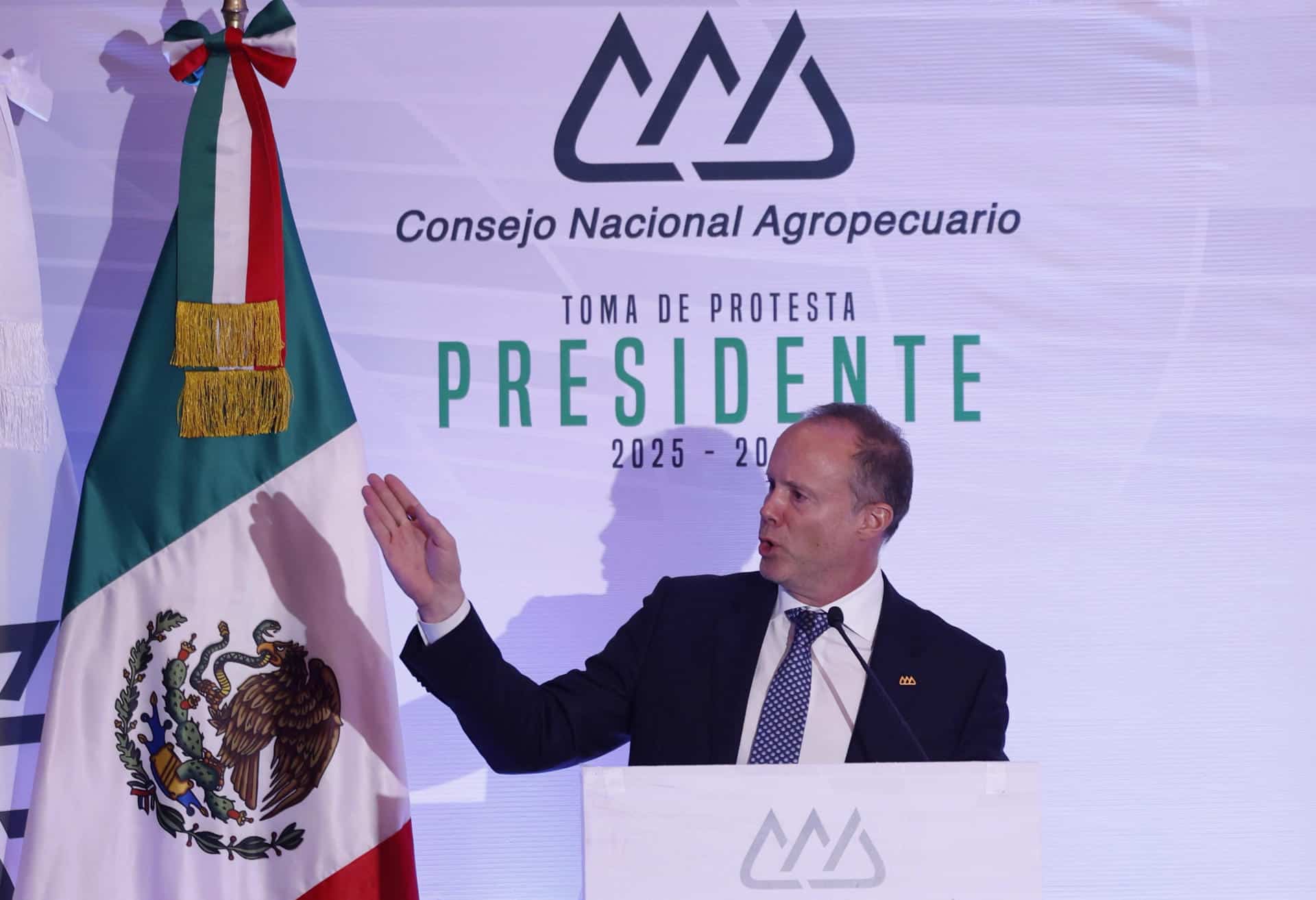 El presidente del Consejo Nacional Agropecuario (CNA), Jorge Esteve, habla durante un evento protocolario en Ciudad de México (México).  Imagen de archivo. EFE/ Sáshenka Gutiérrez