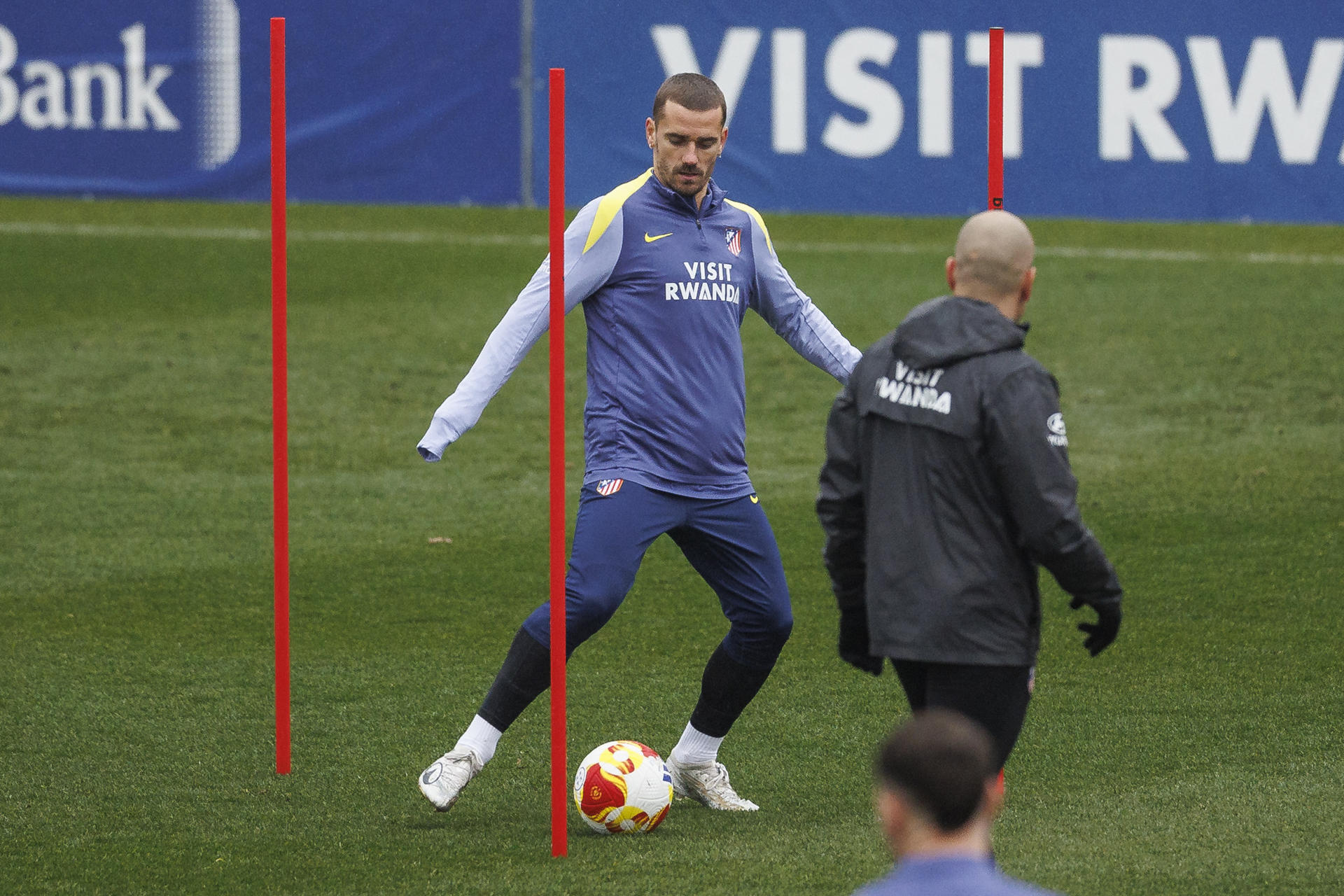 Griezmann, en el entrenamiento de este martes antes de medirse al Atlético Baleares. EFE/Rodrigo Jiménez