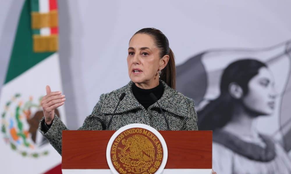 La presidenta de México, Claudia Sheinbaum, habla durante una rueda de prensa este jueves en Palacio Nacional de la Ciudad de México (México). EFE/Mario Guzmán