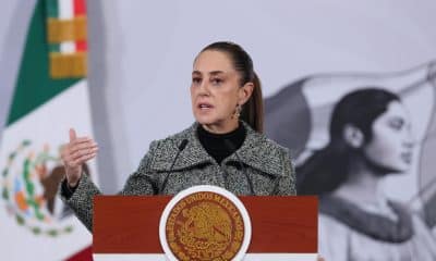 La presidenta de México, Claudia Sheinbaum, habla durante una rueda de prensa este jueves en Palacio Nacional de la Ciudad de México (México). EFE/Mario Guzmán