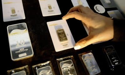 Imagen de archivo de lingotes de oro que emite el primer cajero automático dispensador de oro de Latinoamérica. EFE/LUIS EDUARDO NORIEGA.