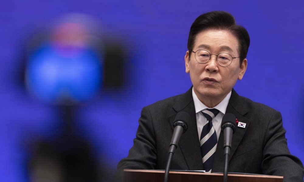 Seoul (Korea, Republic Of), 03/12/2025.- South Korean President Lee Jae Myung speaks about the 'restoration of democracy, and resilience of the people' during a press conference with foreign media held to mark the one-year anniversary of the 03 December martial law crisis, at the former presidential office, Cheong Wa Dae, in Seoul, South Korea, 03 December 2025. (Corea del Sur, Seúl) EFE/EPA/JEON HEON-KYUN