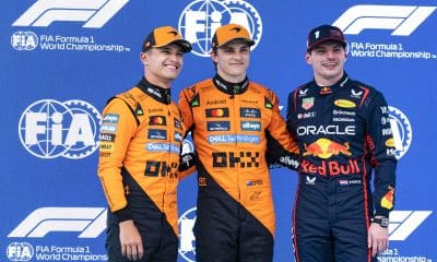 El piloto australiano del equipo McLaren Oscar Piastri (c), el piloto británico del equipo McLaren Lando Norris (i) y el piloto neerlandés del equipo Oracle Red Bull Racing Max Verstappen (d), que se jugarán el Mundial de Fórmula Uno este fin de semana en Abu Dabi, en una imagen de archivo. EFE/Siu Wu