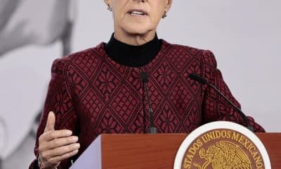 La presidenta de México, Claudia Sheinbaum, habla durante su conferencia de prensa este martes, en el Palacio Nacional, en la Ciudad de México (México). EFE/José Méndez