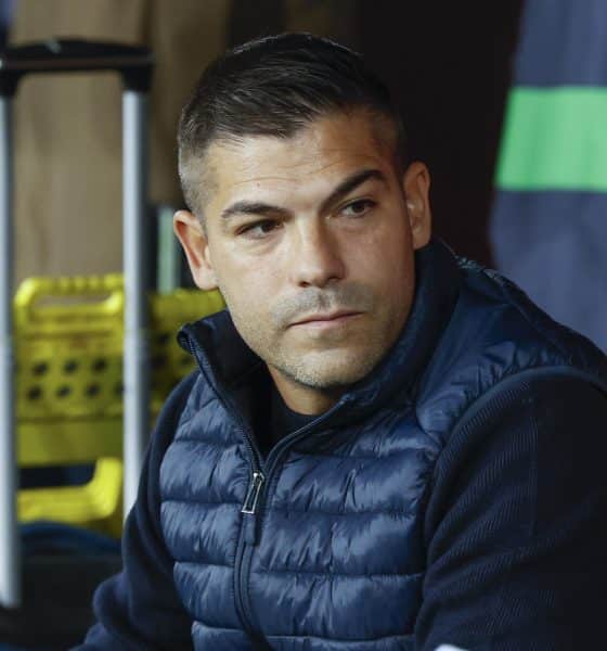 Foto de archivo de Villar López en la que aparece el entrenador del Levante, Álvaro del Moral, antes del partido de LaLiga de fútbol contra Osasuna.