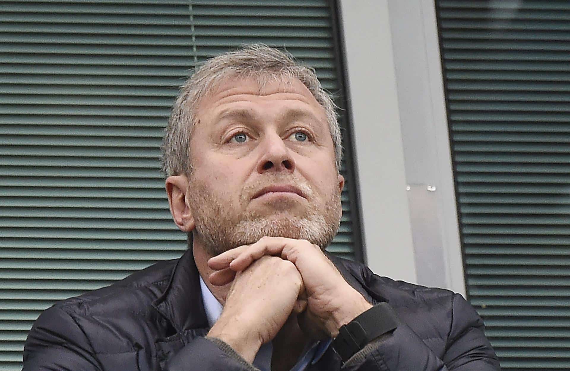 Roman Abramovich en una foto de archivo del 19 de diciembre de 2015 cuando era propietario del Chelsea. EFE/EPA/FACUNDO ARRIZABALAGA USO EDITORIAL