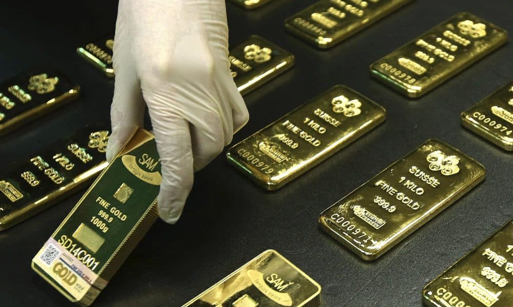 Lingotes de oro con una pureza del 99,99 % en la cámara de la bolsa de Seúl en Corea del Sur. EFE/Yonhap