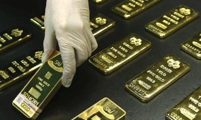 Lingotes de oro con una pureza del 99,99 % en la cámara de la bolsa de Seúl en Corea del Sur. EFE/Yonhap