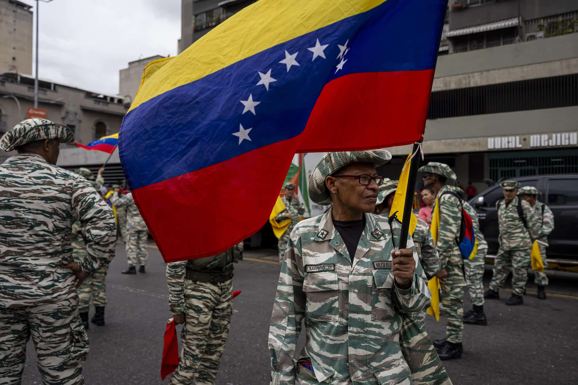 Miembros de la Milicia Bolivariana de Venezuela participan en una manifestación en Caracas. EFE/ Miguel Gutierrez