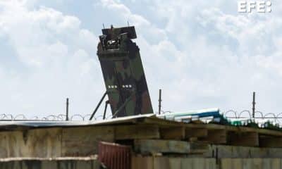 Fotografía del 4 de julio de 2025 que muestra un radar instalado por EE.UU. en el Aeropuerto Internacional ANR Robinson en Crown Point (Trinidad y Tobago). EFE/ Michael Dennison