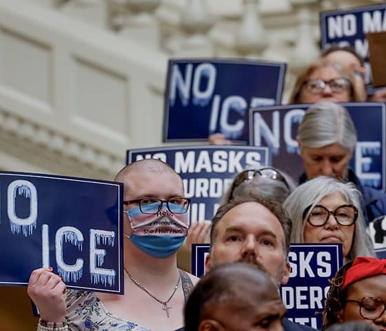 El 46 % de los estadounidenses apoya abolir ICE