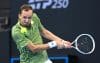 El tenista ruso Daniil Medvedev de Rusia en acción contra el estadounidense Francis Tiafoe durante el cuarto día del torneo de tenis Brisbane International en el Pat Rafter Arena en Brisbane, Australia. EFE/EPA/DARREN ENGLAND
