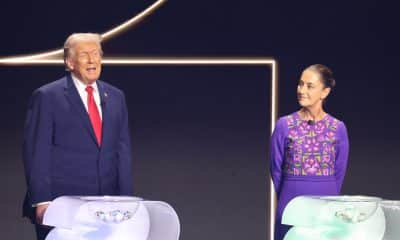 El presidente de Estados Unidos, Donald Trump (i), y la presidenta de México, Claudia Sheinbaum, asisten al sorteo del Mundial de Fútbol FIFA 2026. Imagen de archivo. EFE/ Octavio Guzmán