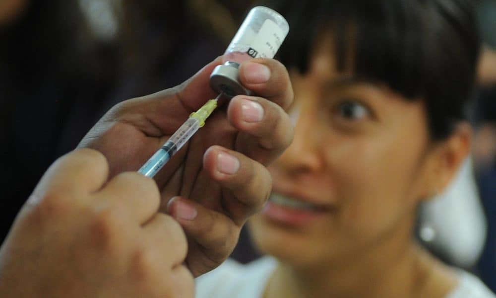 El Gobierno de México insistió este lunes en que la "principal herramienta" disponible para combatir el sarampión es la vacunación contra la enfermedad viral, ante el brote de casos que vive el país desde al año pasado. Imagen de archivo. EFE/Mario Guzmán