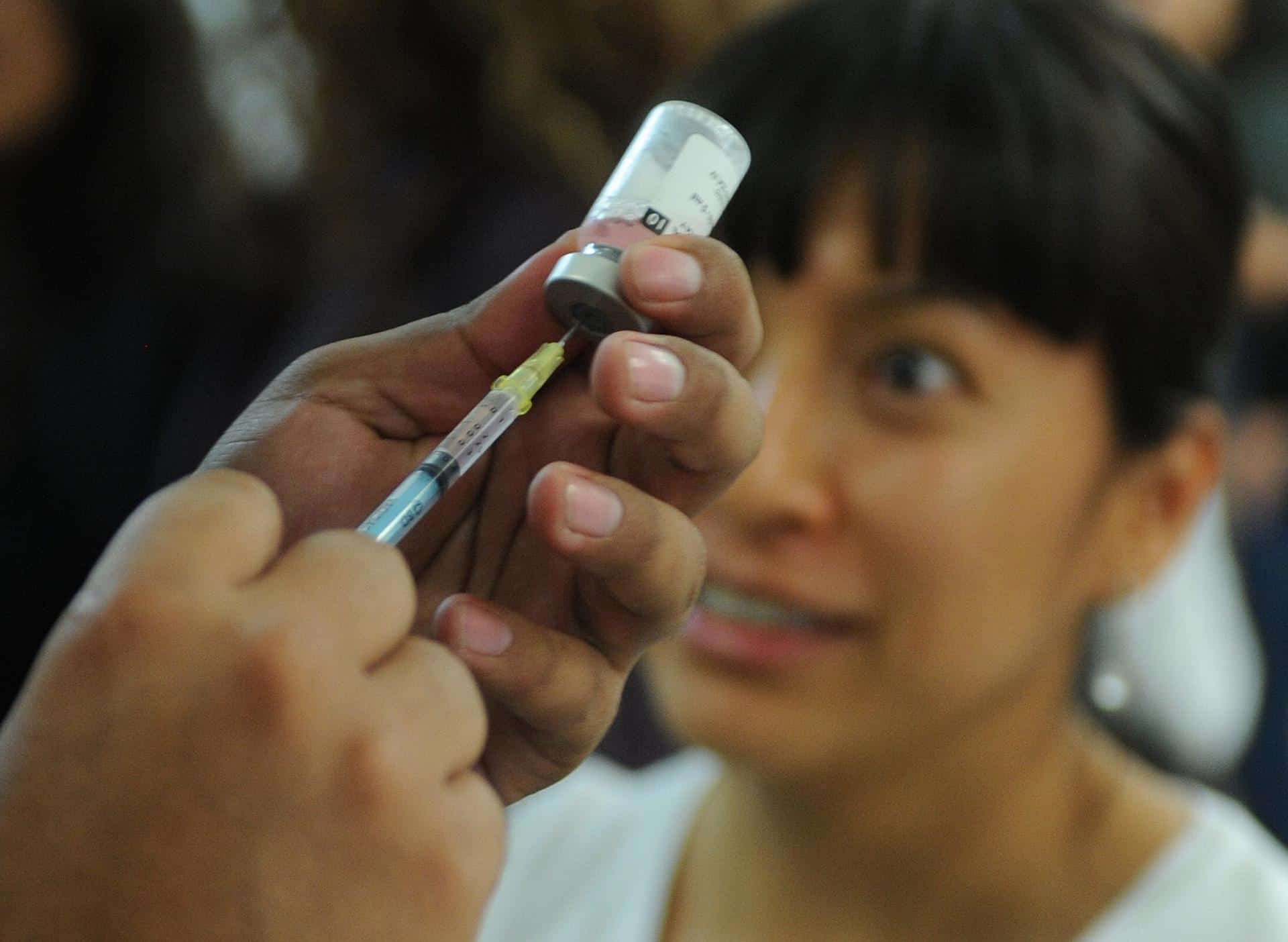 El Gobierno de México insistió este lunes en que la "principal herramienta" disponible para combatir el sarampión es la vacunación contra la enfermedad viral, ante el brote de casos que vive el país desde al año pasado. Imagen de archivo. EFE/Mario Guzmán