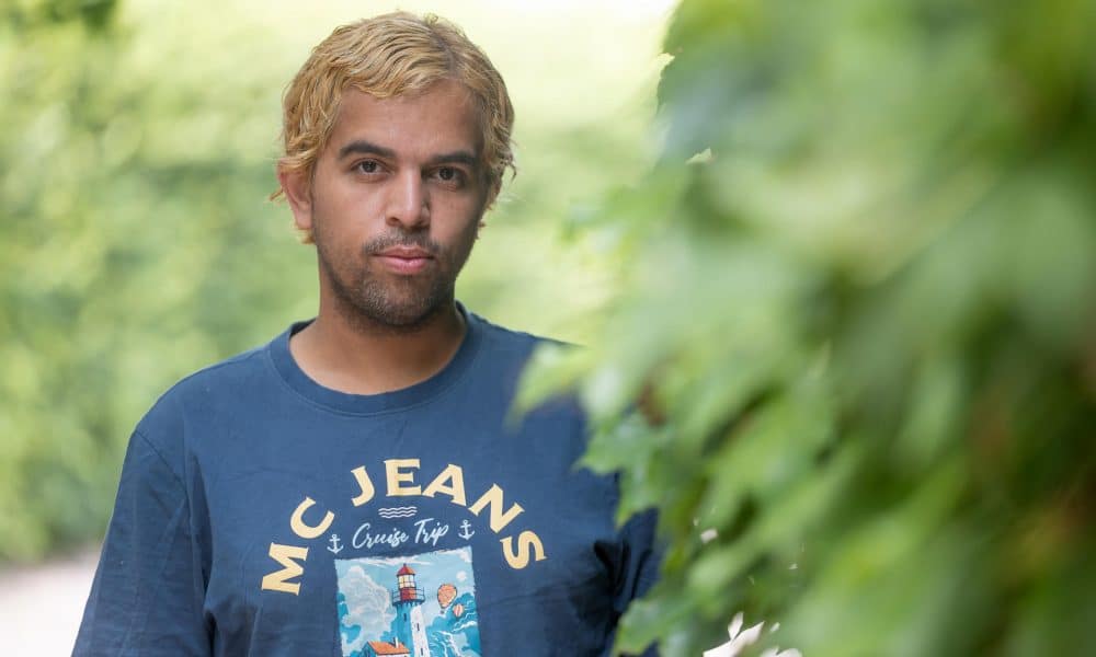 El brasileño Luckas Viana dos Santos posa durante una entrevista con EFE este jueves, en Buenos Aires (Argentina). EFE/ Juan Ignácio Roncoroni