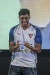 El defensor ecuatoriano Luis Segovia es presentado este miércoles como nuevo refuerzo de Liga de Quito para la temporada 2026. EFE/ José Jácome