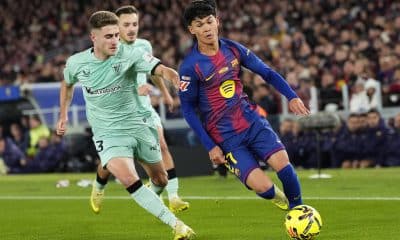 Foto de archivo del centrocampista del Barcelona Dro Fernández (d), traspasado al PSG. EFE/ Siu Wu