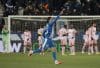 El delantero argentino del Alavés, Lucas Boyé, celebra el primer gol de su equipo durante el partido de LaLiga ante el Oviedo que se disputó en el estadio de Mendizorroza. EFE / L. Rico
