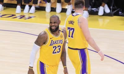 Foto de archivo de LeBron James (d) y Luka Doncic (i), de Los Angeles Lakers. EFE/Javier Rojas