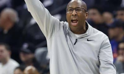 Mike Brown, entrenador de New York Knicks que se enfrentó a su exequipo, Sacramento Kings. EFE/EPA/JOHN G. MABANGLO SHUTTERSTOCK OUT
