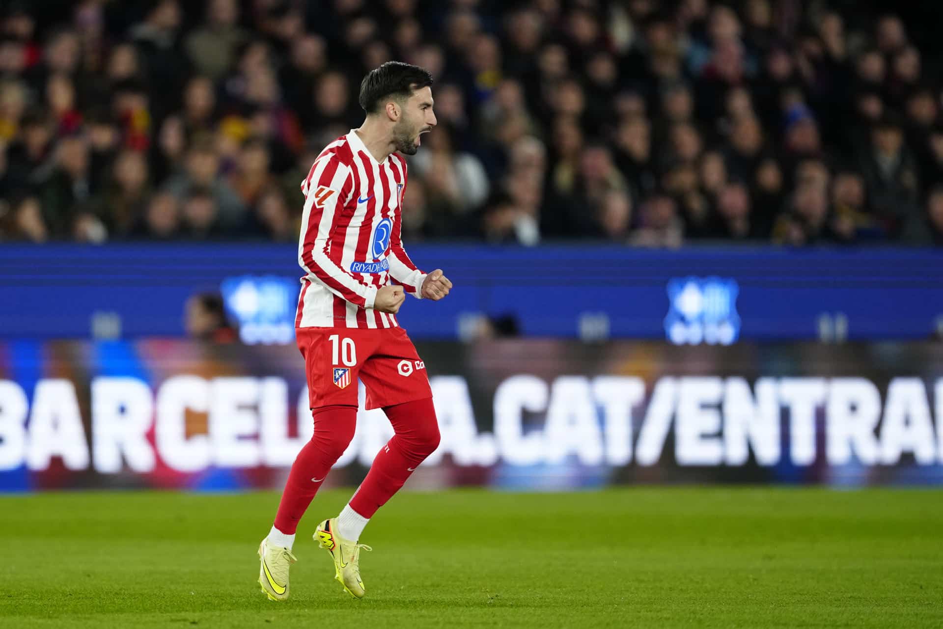 El centrocampista del Atlético de Madrid Álex Baena en foto de archivo de Alejandro García. EFE