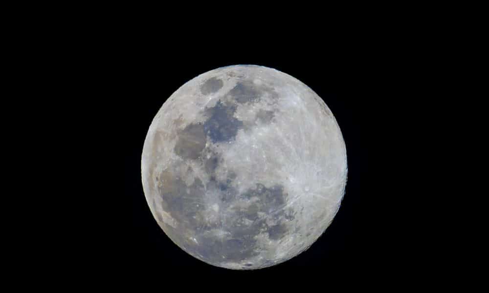 Fotografía de archivo que muestra la luna llena. EFE/ Miguel Gutiérrez