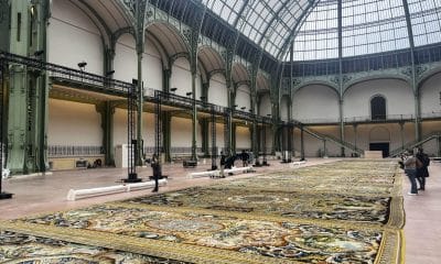 Por primera vez en la historia, franceses y visitantes podrán admirar parte de las 92 monumentales alfombras que Luis XIV, el llamado Rey Sol, encargó para decorar su palacio del Louvre en París y destinadas a ser un signo más de su inmenso poder, aunque luego las abandonó. Una treintena de ellas se podrán ver excepcionalmente, durante tan solo una semana (del 1 al 8 de febrero), desplegadas de la forma más cercana a su intención original -la de crear un camino que impresionara a los invitados de la corte, especialmente a los embajadores extranjeros- en la nave del Grand Palais de la capital francesa. EFE/ Nerea González