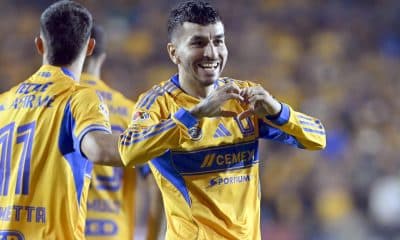 Angel Correa de Tigres celebra un gol en el estadio Universitario de la UANL, en San Nicolás de Los Garza (México). Imagen de archivo. EFE/ Miguel Sierra