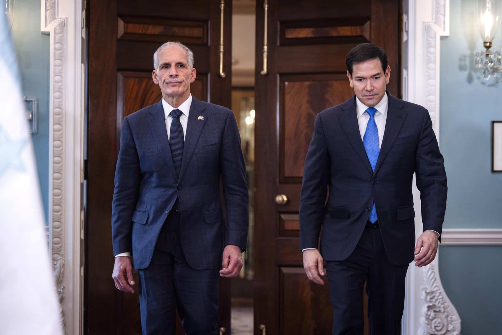 EFE/EPA/JIM LO SCALZO